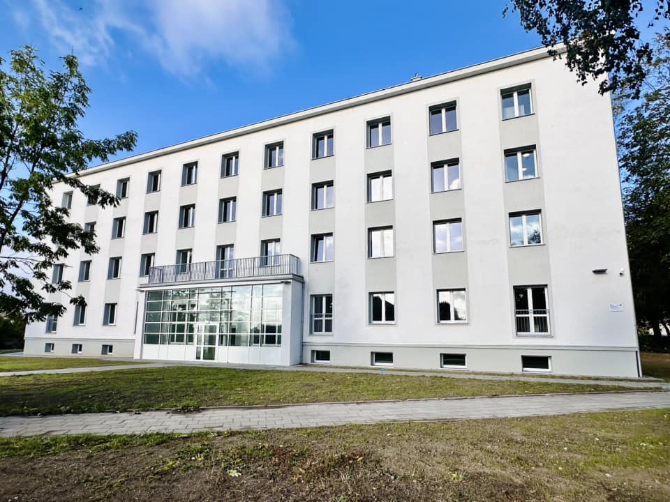 Zdjęcie przedstawia budynek po modernizacji przy ul. Wyzwolenia 48